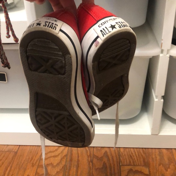 Red low top converse - Picture 6 of 6
